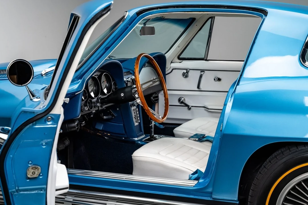 1966 Chevrolet Corvette C2 - Image 2 of 31