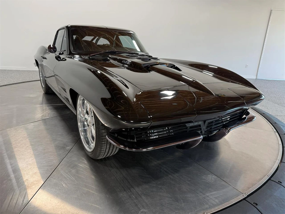 1966 Chevrolet Corvette C2 - Image 2 of 31