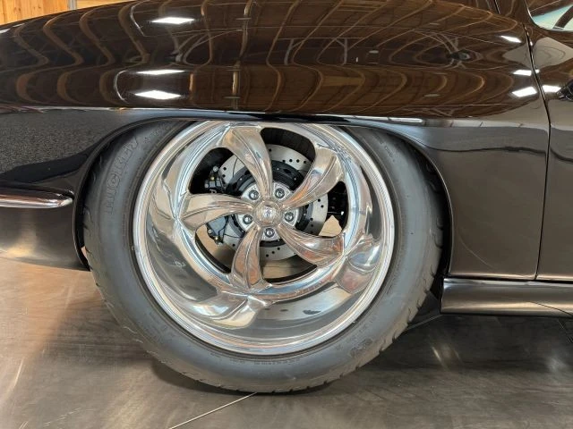 1966 Chevrolet Corvette C2 - Image 25 of 31