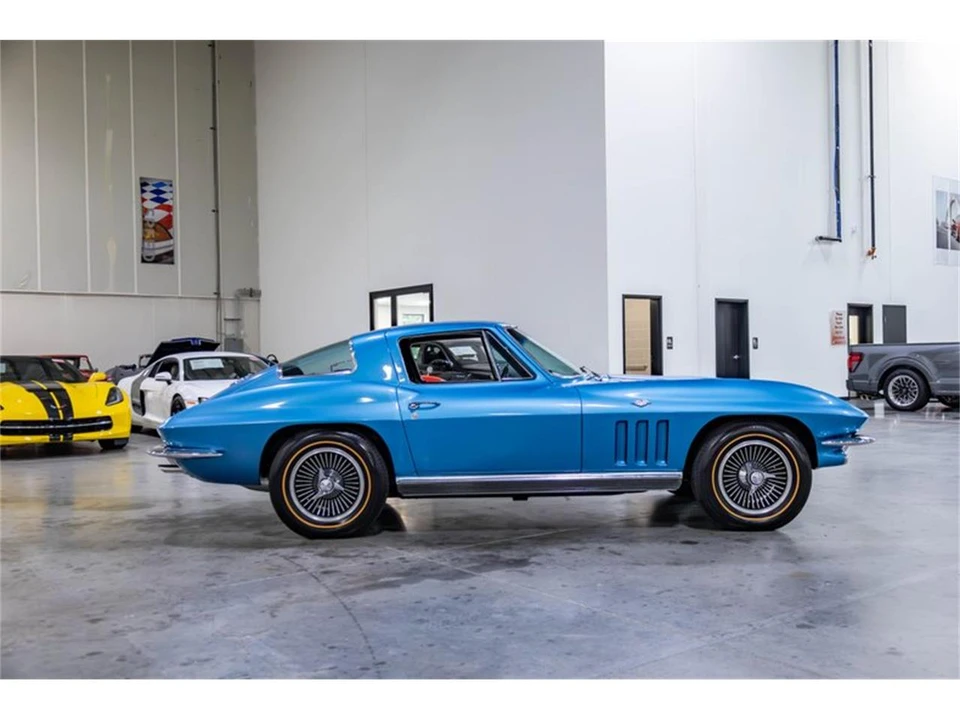 1966 Chevrolet Corvette C2 - Image 7 of 31