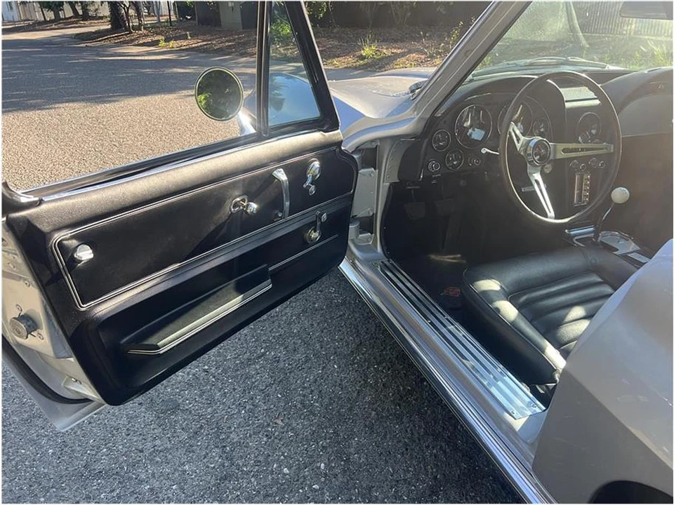 1966 Chevrolet Corvette C2 - Image 11 of 22