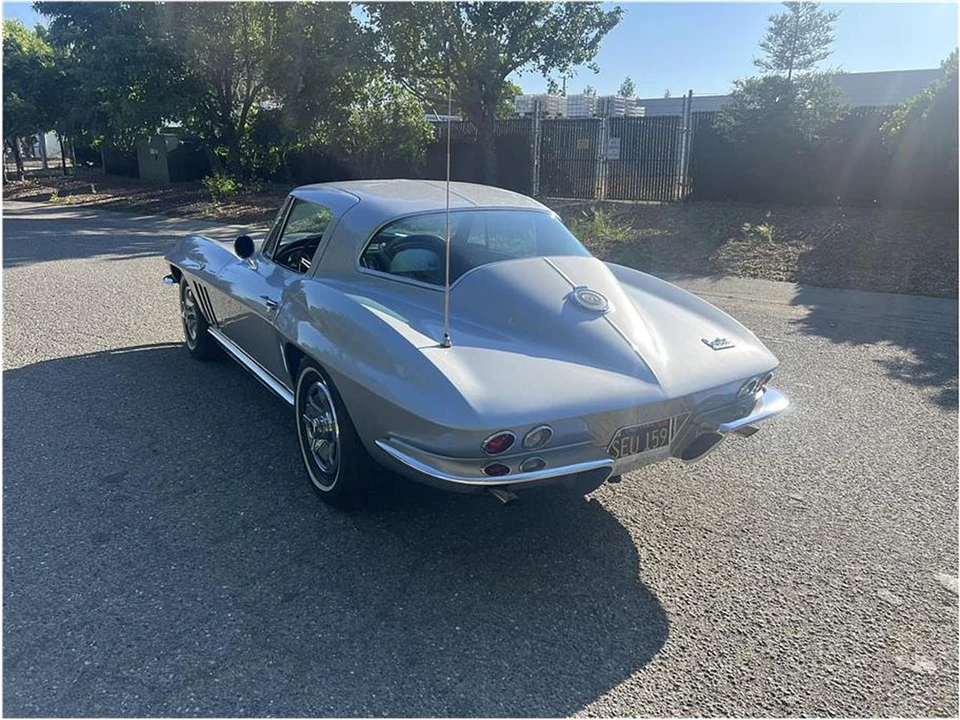 1966 Chevrolet Corvette C2 - Image 5 of 22