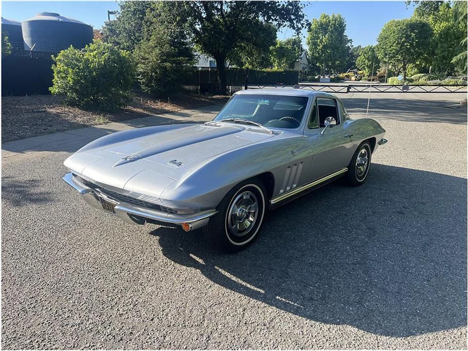 1966 Chevrolet Corvette C2 - Image 3 of 22