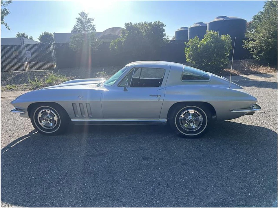 1966 Chevrolet Corvette C2 - Image 4 of 22