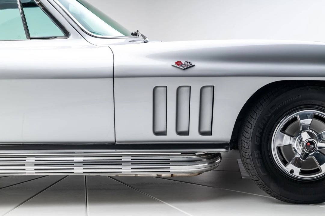 1966 Chevrolet Corvette C2 - Image 10 of 21