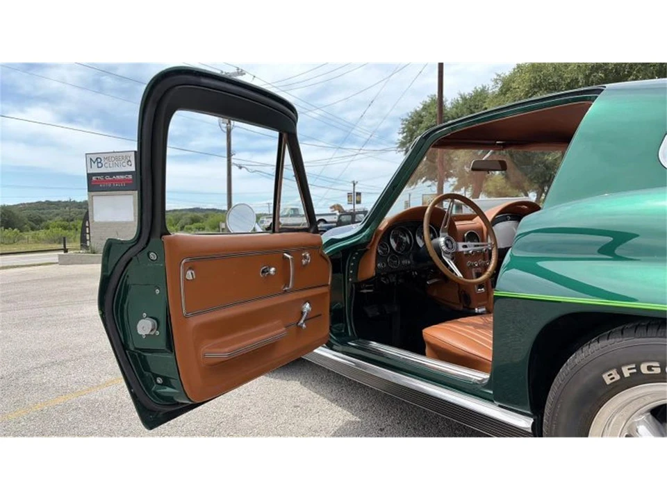 1966 Chevrolet Corvette C2 - Image 15 of 31