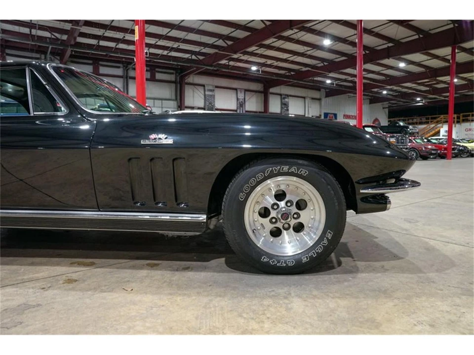 1966 Chevrolet Corvette C2 - Image 11 of 31