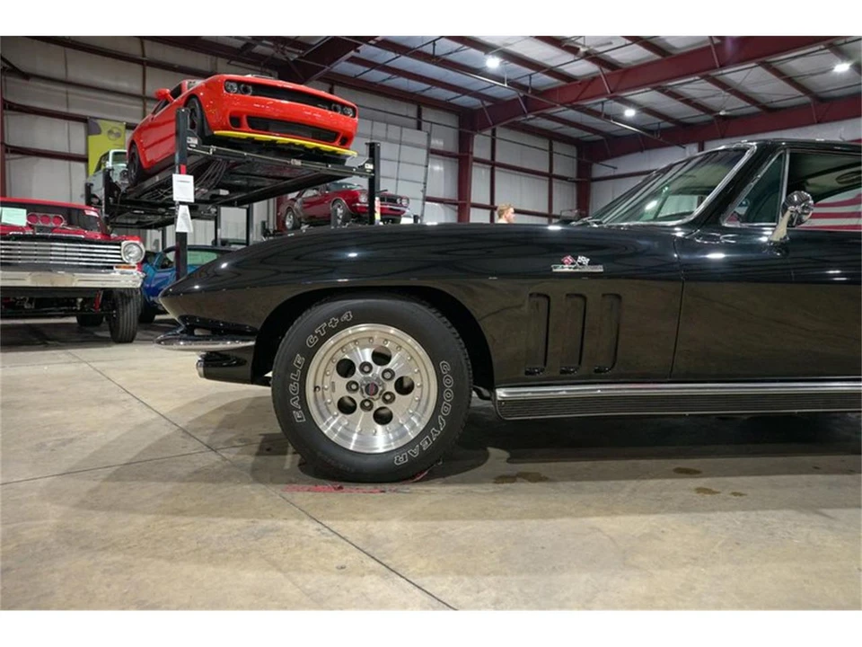 1966 Chevrolet Corvette C2 - Image 3 of 31