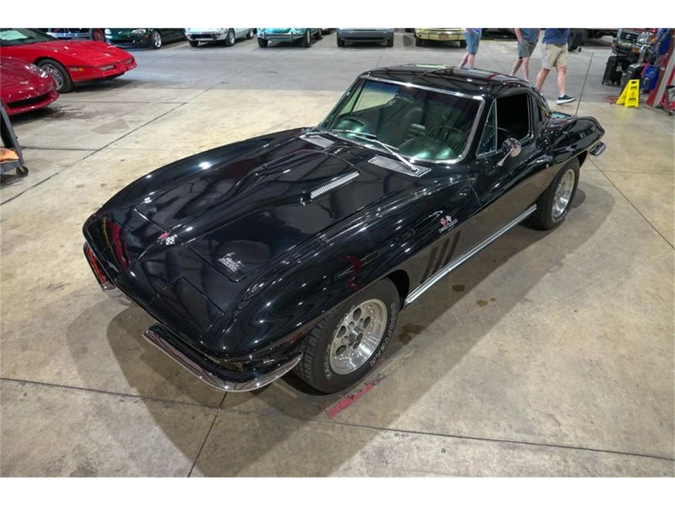1966 Chevrolet Corvette C2 - Image 15 of 31