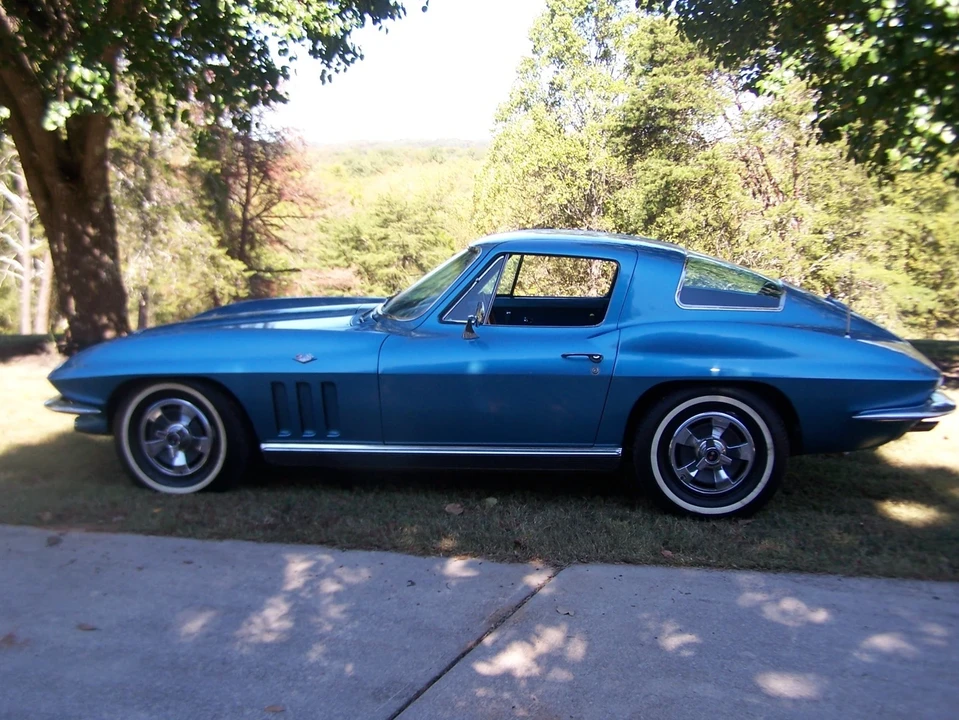 1966 Chevrolet Corvette C2 - Image 17 of 21