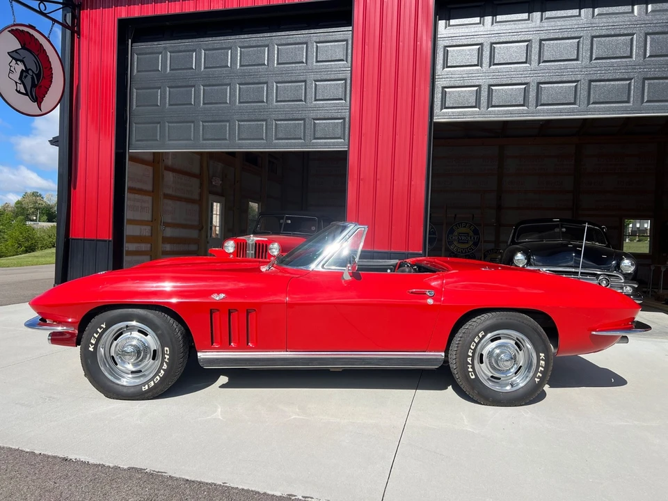 1966 Chevrolet Corvette C2 - Image 2 of 31