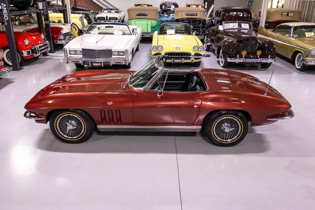 1966 Chevrolet Corvette C2 - Image 13 of 31