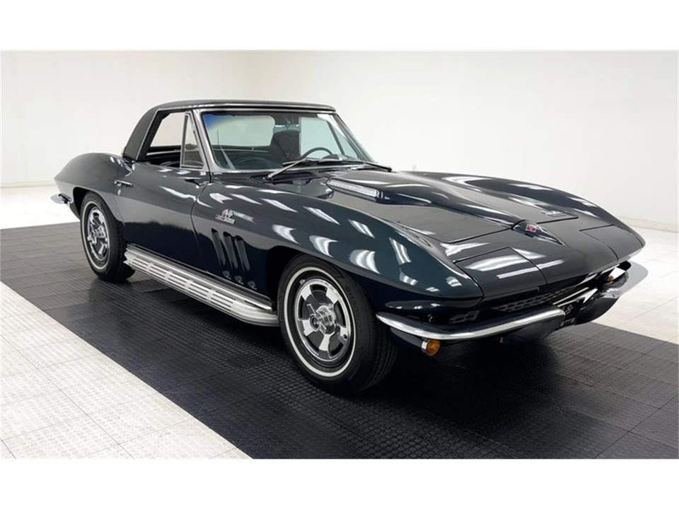 1966 Chevrolet Corvette C2 - Image 13 of 31
