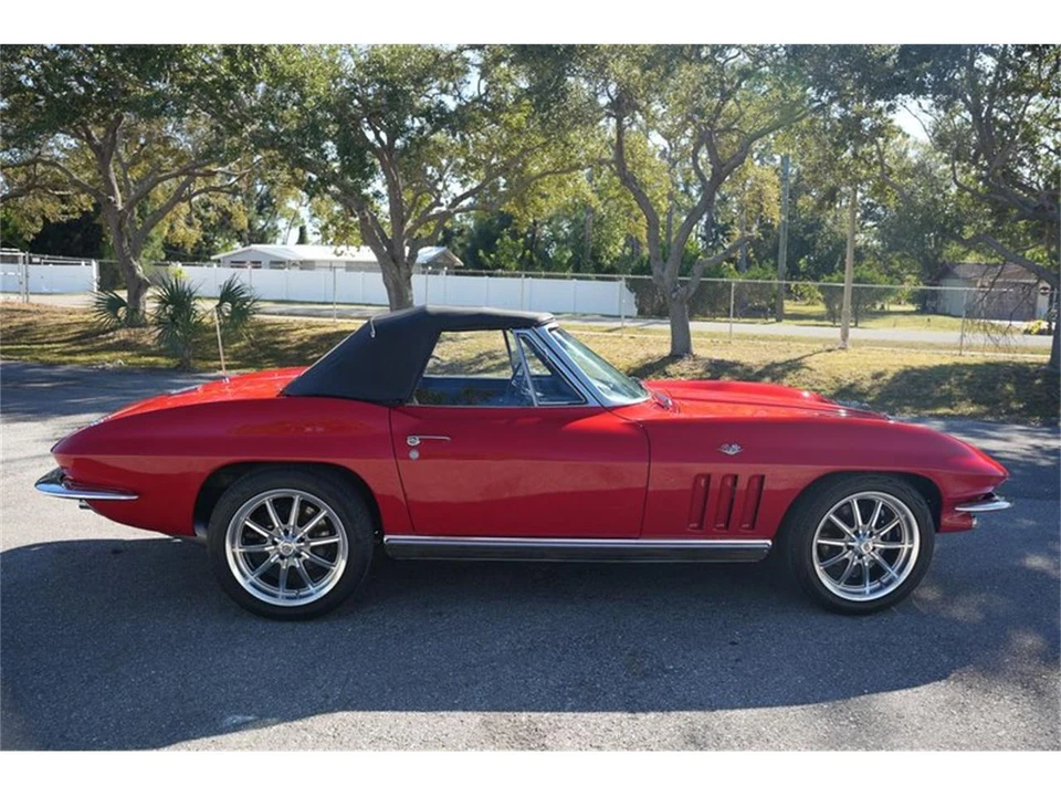 1966 Chevrolet Corvette C2 - Image 11 of 31