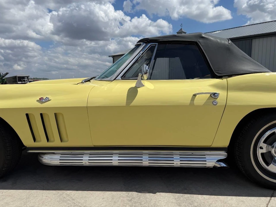 1966 Chevrolet Corvette C2 - Image 15 of 31