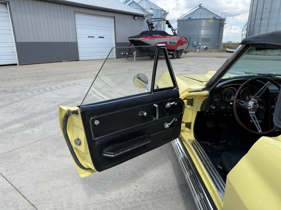 1966 Chevrolet Corvette C2 - Image 27 of 31