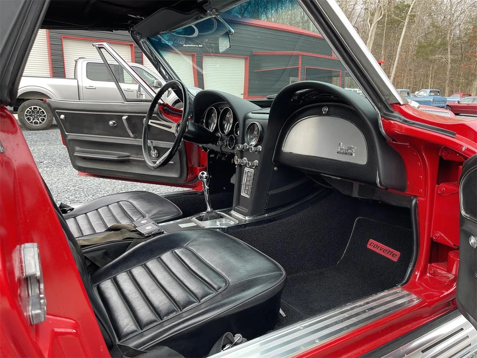 1966 Chevrolet Corvette C2 - Image 16 of 31