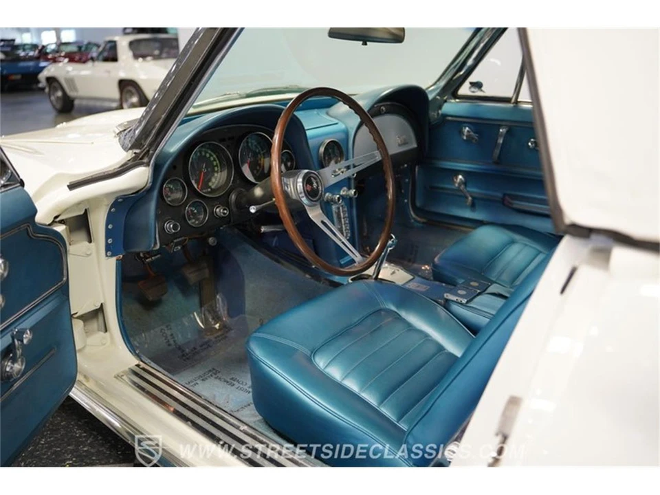 1966 Chevrolet Corvette C2 - Image 2 of 31