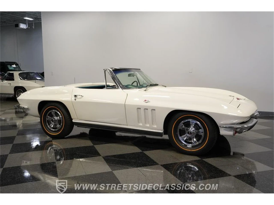 1966 Chevrolet Corvette C2 - Image 14 of 31