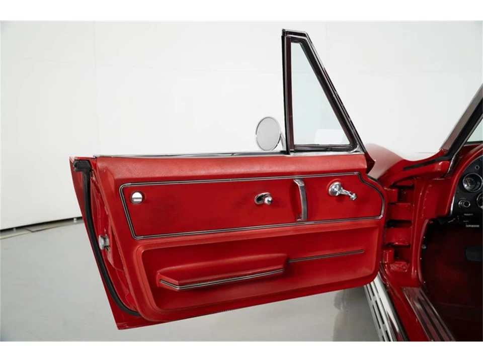 1966 Chevrolet Corvette C2 - Image 19 of 31