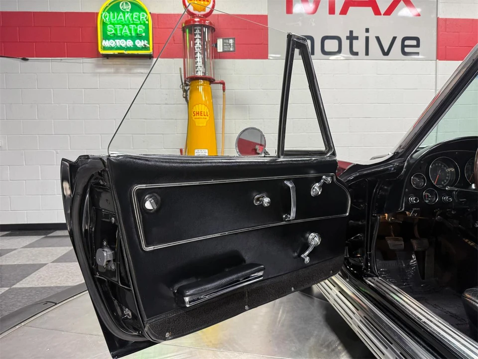 1966 Chevrolet Corvette C2 - Image 30 of 31