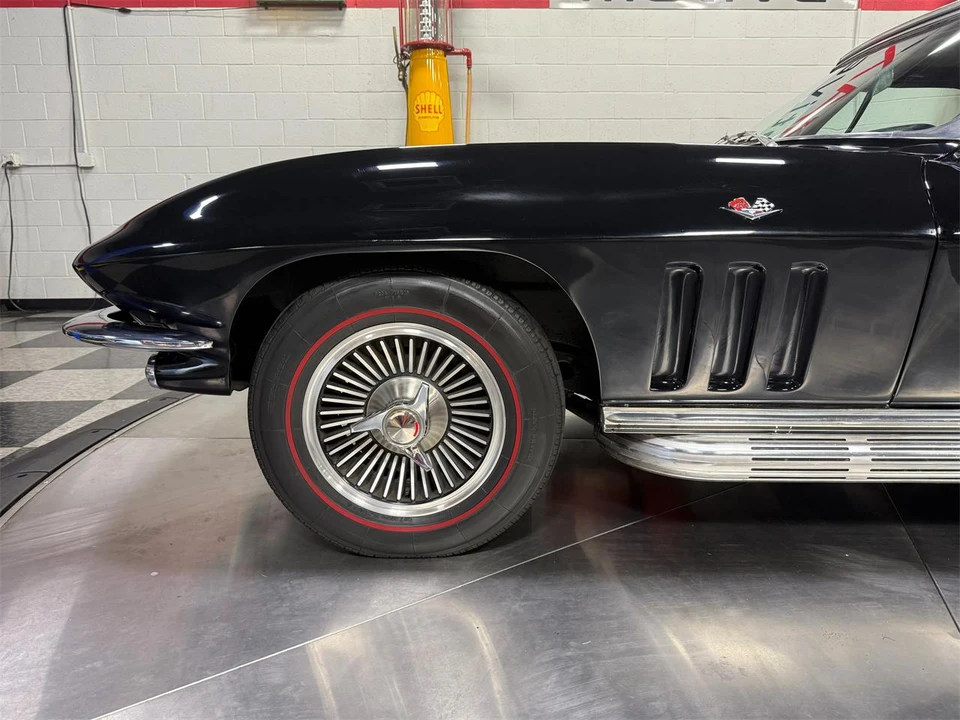 1966 Chevrolet Corvette C2 - Image 22 of 31