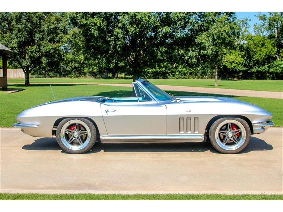 1966 Chevrolet Corvette C2 - Image 11 of 31
