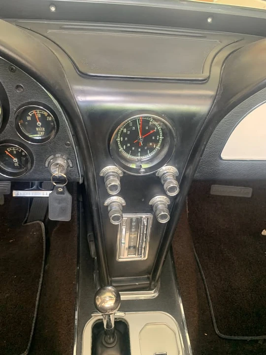 1966 Chevrolet Corvette C2 - Image 11 of 20