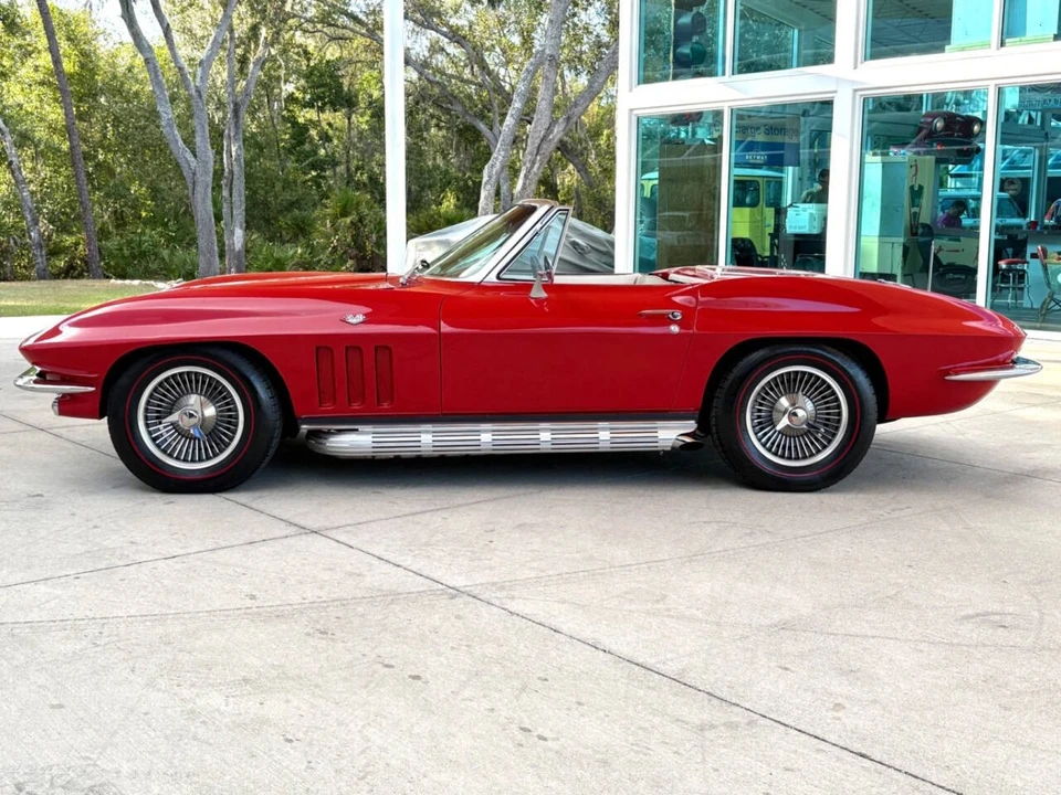 1966 Chevrolet Corvette C2 - Image 10 of 12