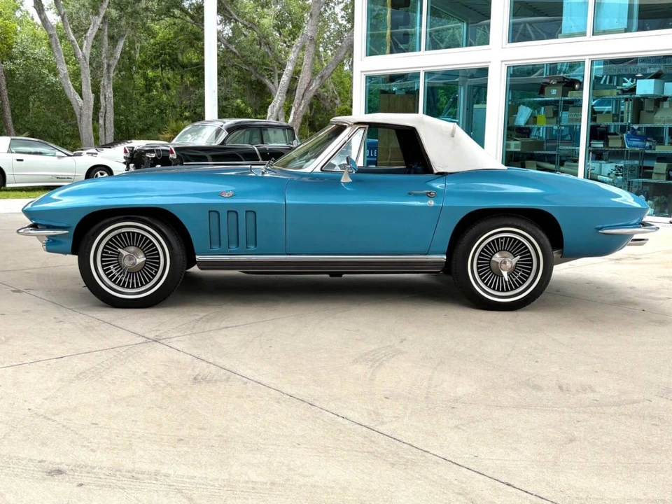 1966 Chevrolet Corvette C2 - Image 25 of 31