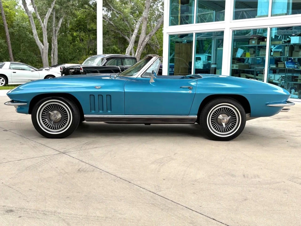 1966 Chevrolet Corvette C2 - Image 11 of 31