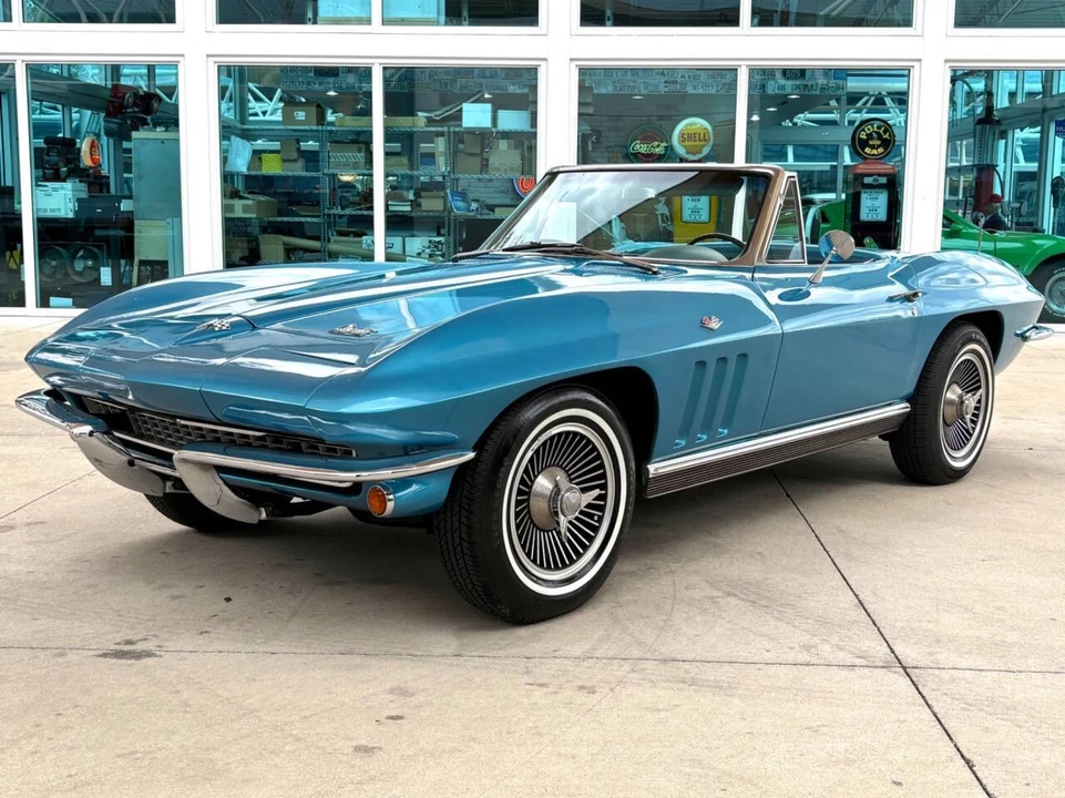 1966 Chevrolet Corvette C2 - Image 12 of 31