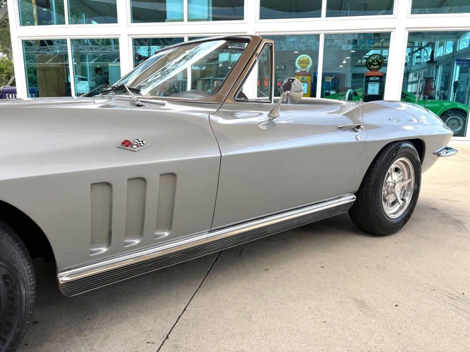 1966 Chevrolet Corvette C2 - Image 13 of 31