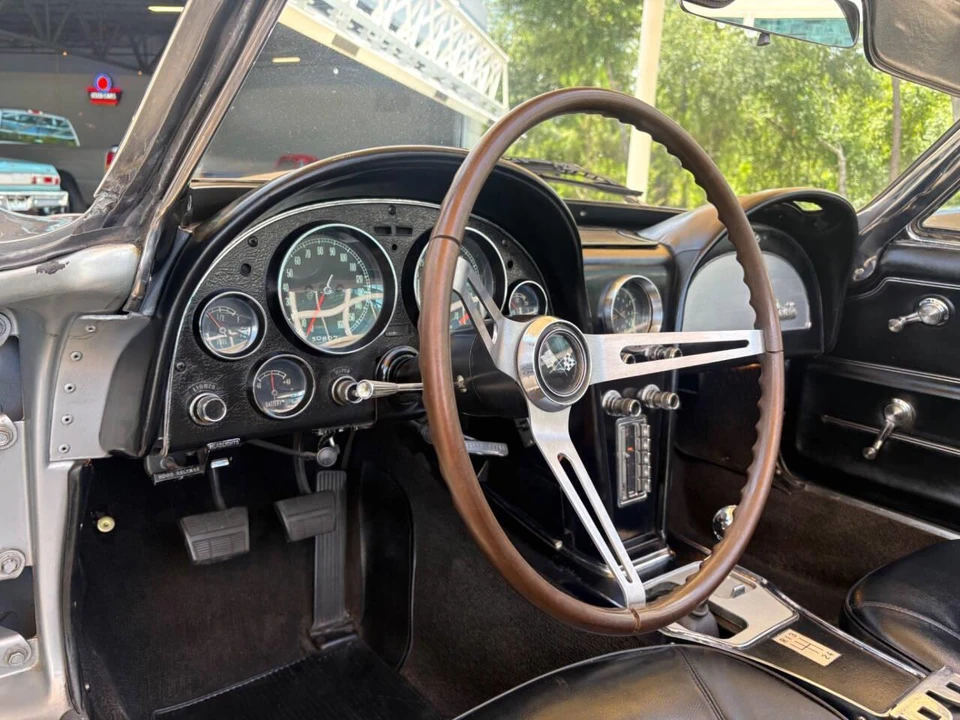 1966 Chevrolet Corvette C2 - Image 28 of 31
