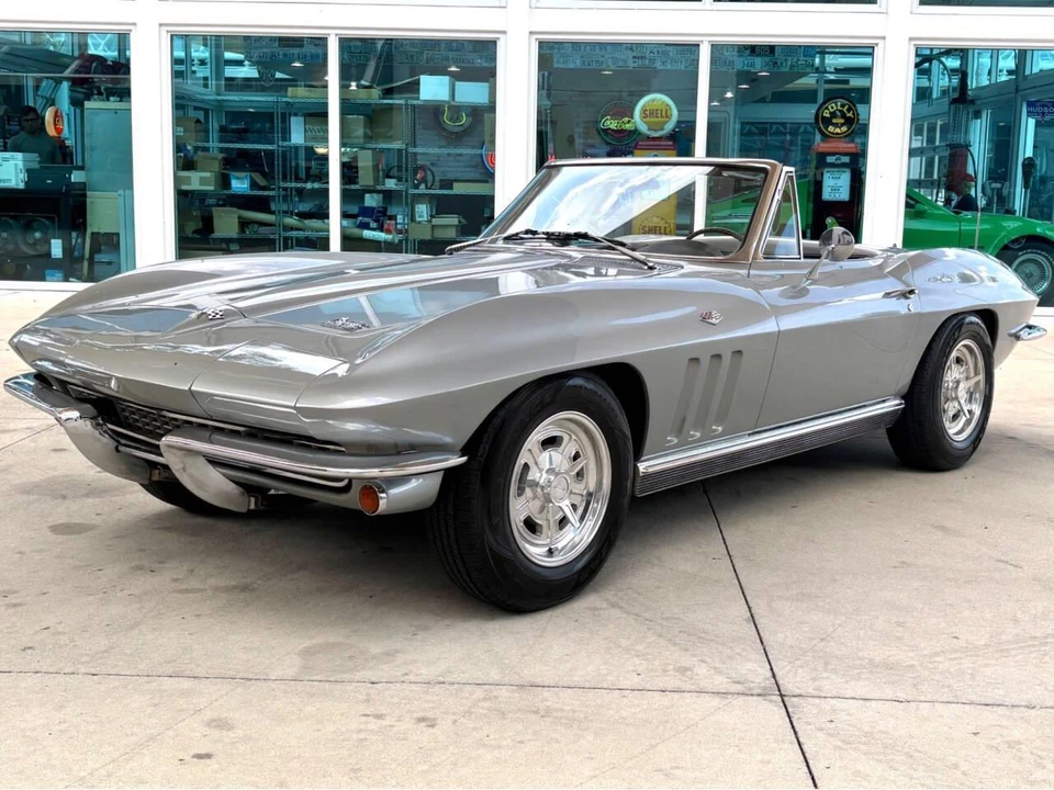 1966 Chevrolet Corvette C2 - Image 11 of 31