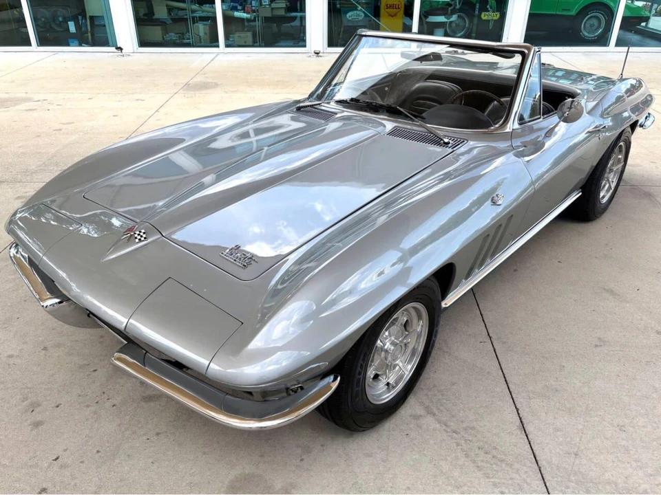 1966 Chevrolet Corvette C2 - Image 20 of 31