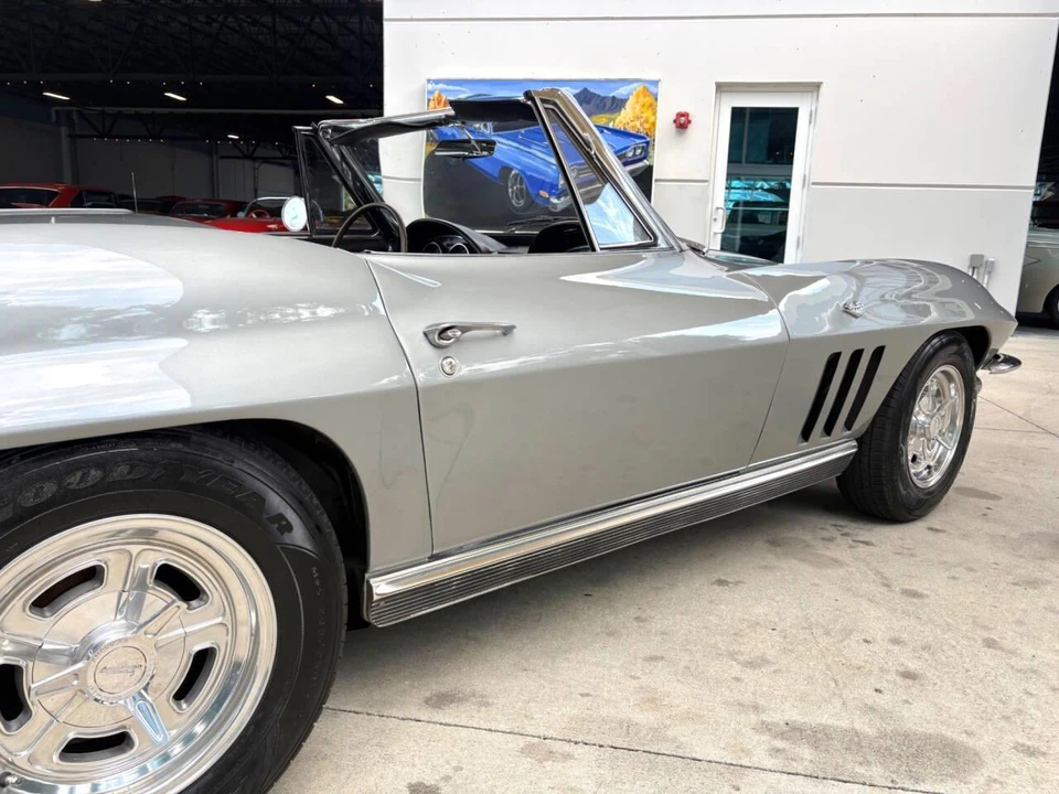 1966 Chevrolet Corvette C2 - Image 17 of 31