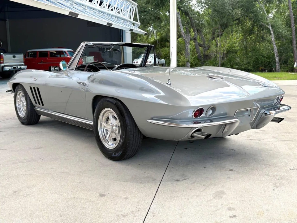 1966 Chevrolet Corvette C2 - Image 9 of 31