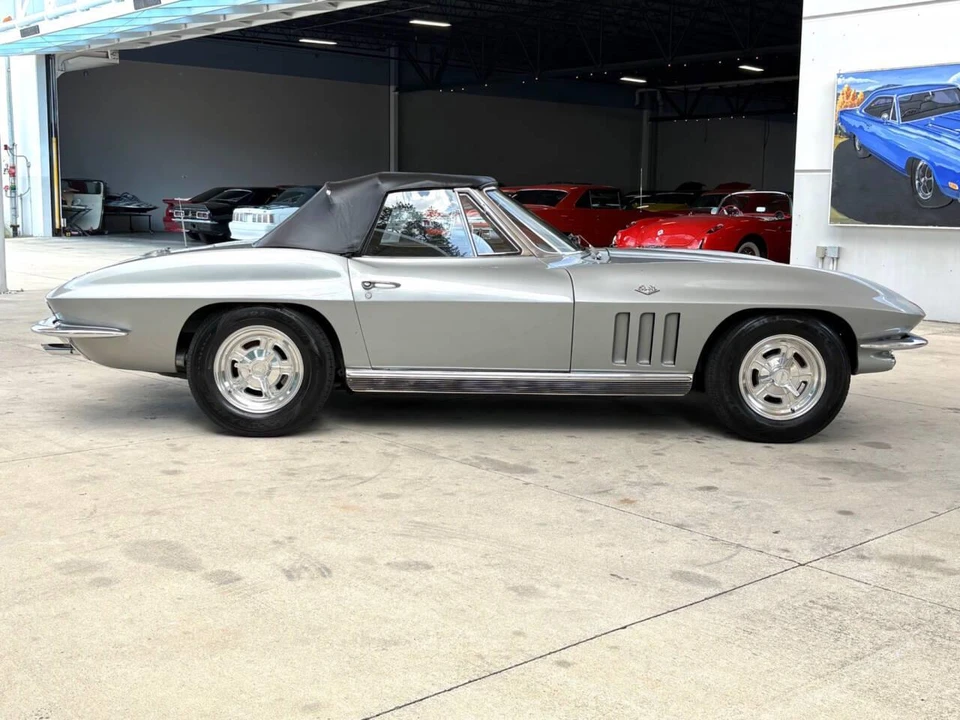 1966 Chevrolet Corvette C2 - Image 21 of 31
