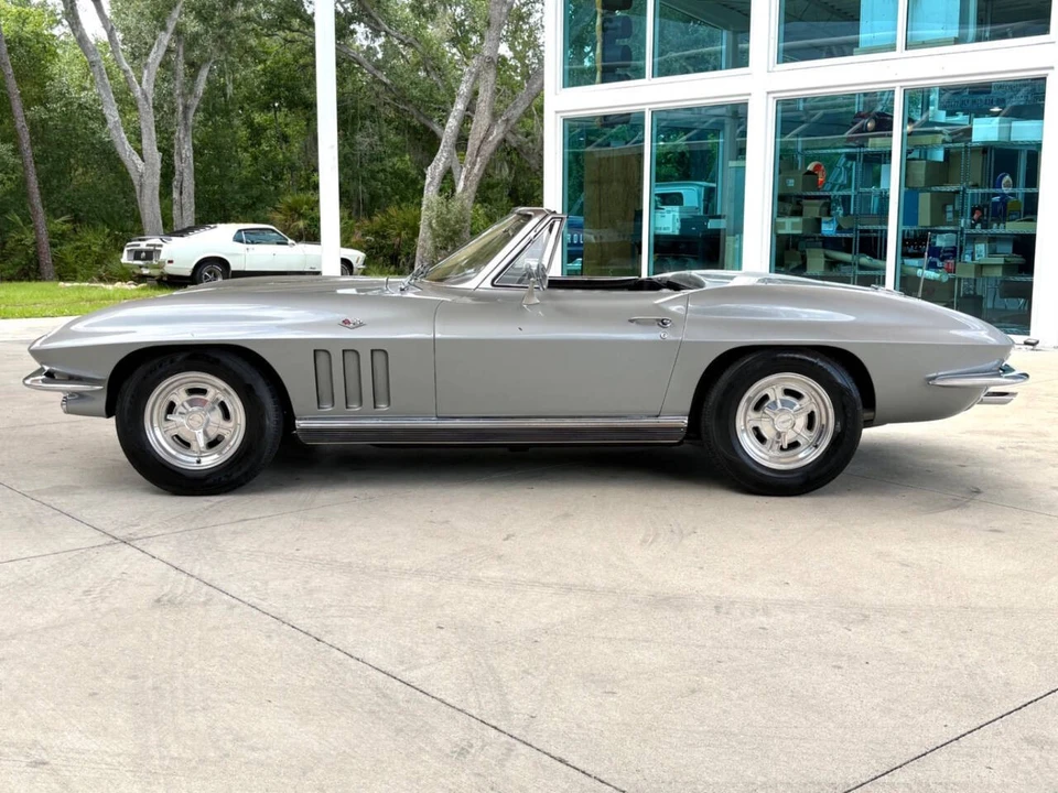 1966 Chevrolet Corvette C2 - Image 10 of 31