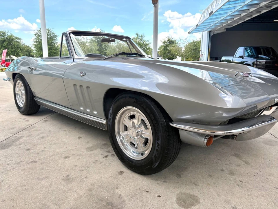 1966 Chevrolet Corvette C2 - Image 19 of 31