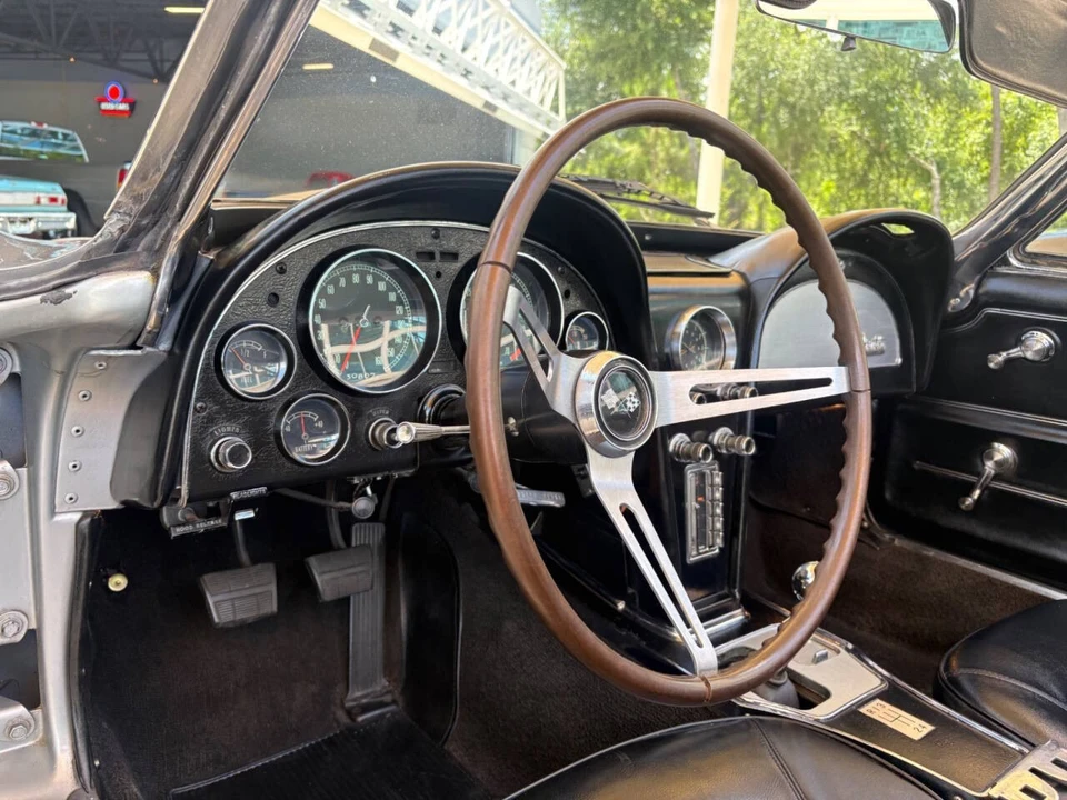 1966 Chevrolet Corvette C2 - Image 28 of 31