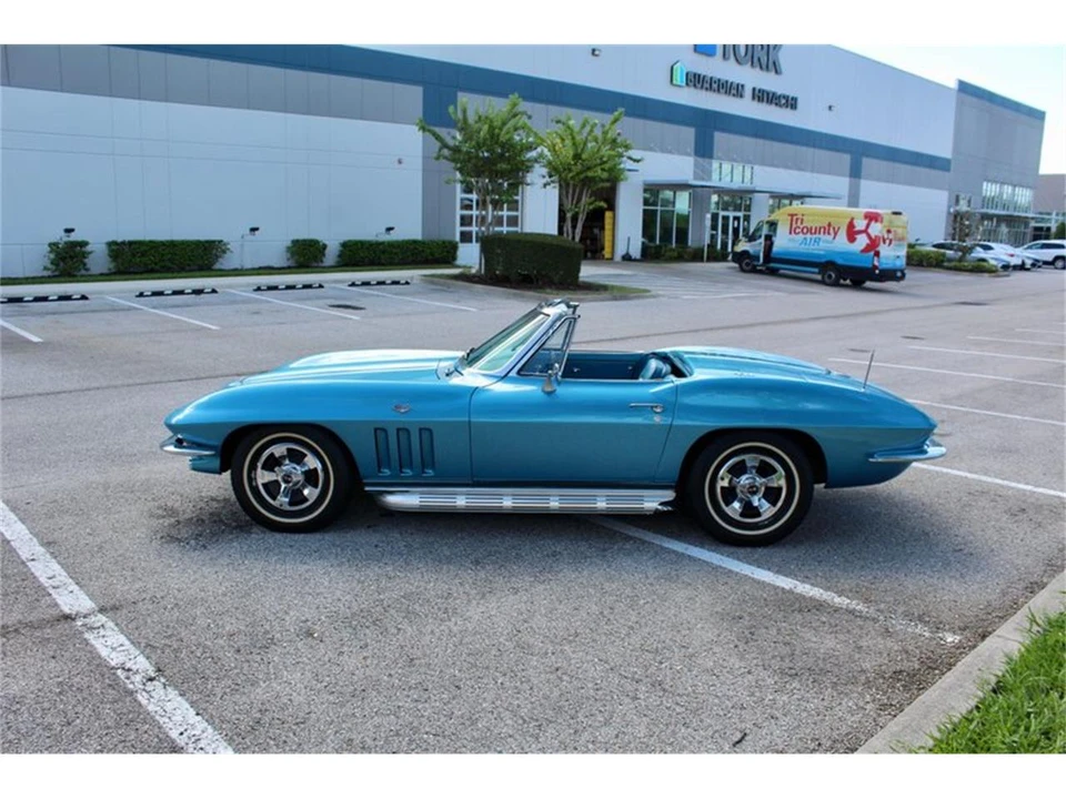 1966 Chevrolet Corvette C2 - Image 22 of 31