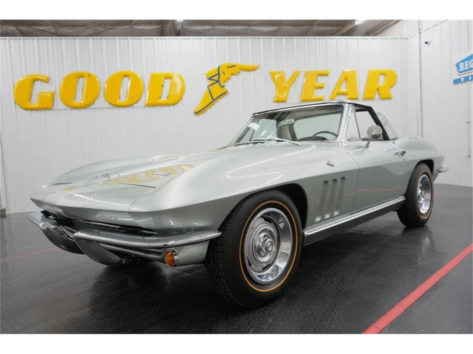 1966 Chevrolet Corvette C2 - Image 2 of 31
