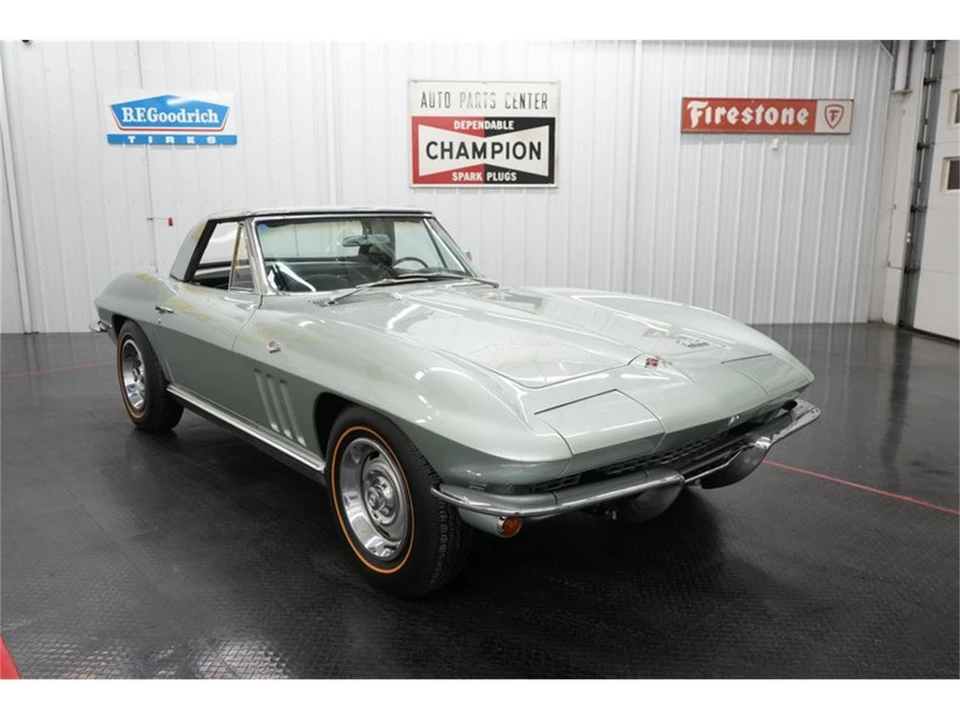 1966 Chevrolet Corvette C2 - Image 22 of 31