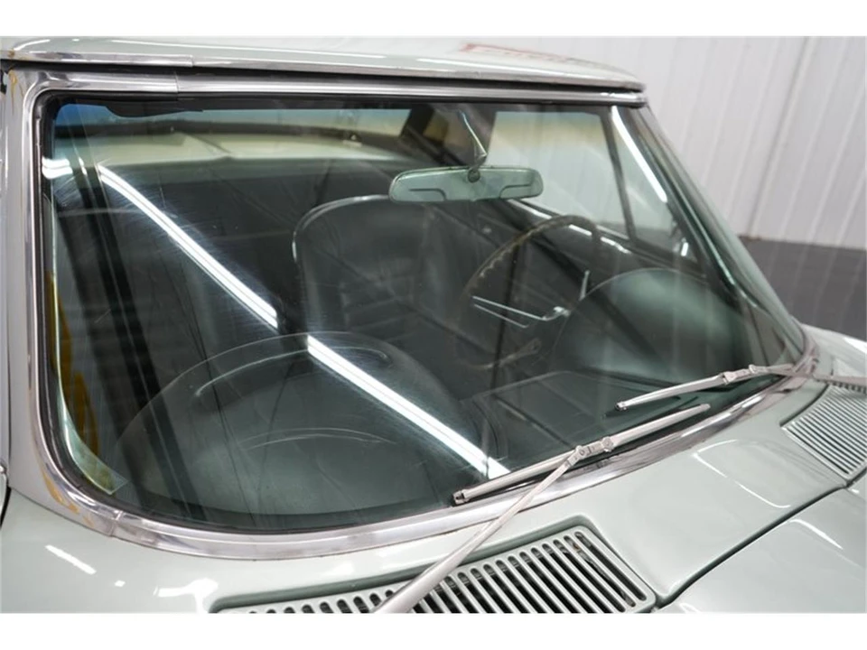 1966 Chevrolet Corvette C2 - Image 25 of 31