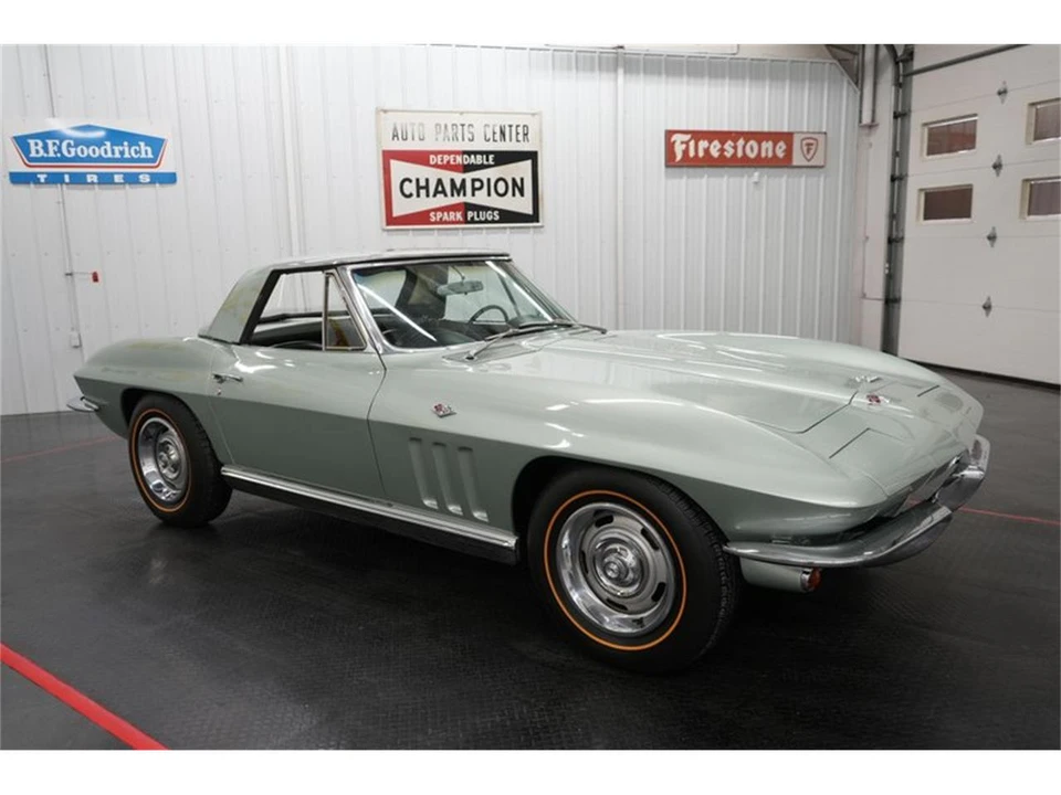 1966 Chevrolet Corvette C2 - Image 20 of 31