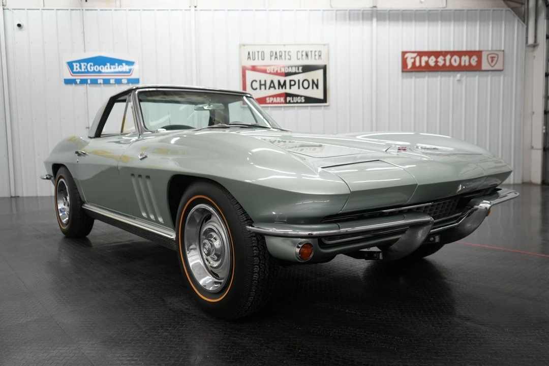 1966 Chevrolet Corvette C2 - Image 24 of 31