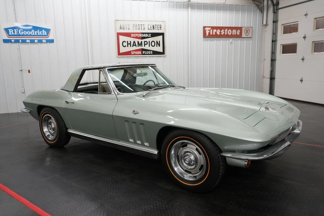 1966 Chevrolet Corvette C2 - Image 21 of 31
