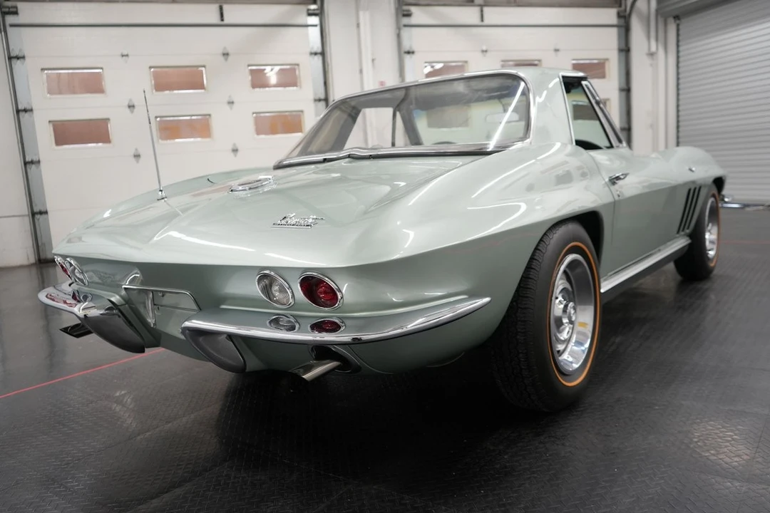 1966 Chevrolet Corvette C2 - Image 18 of 31